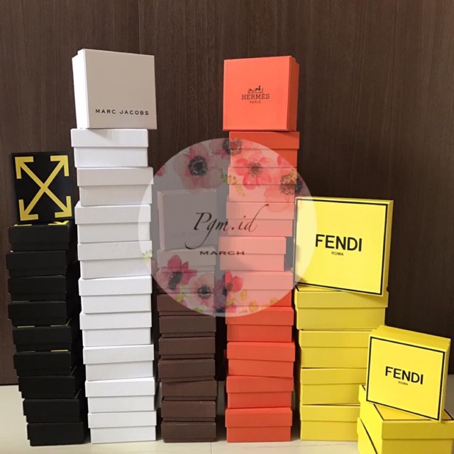 

Kotak hadiah / Gift box