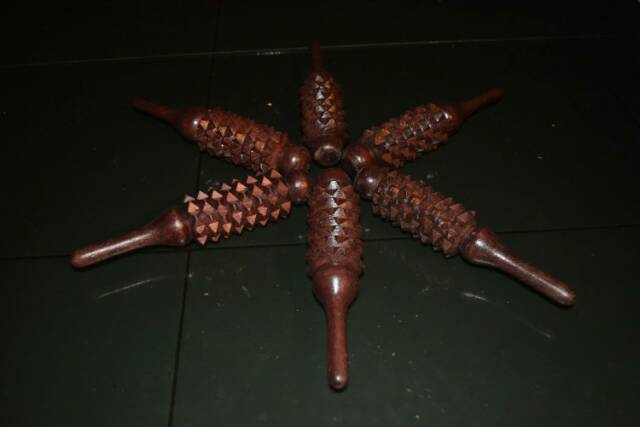 Alat Pijat Kayu Tusuk Kaki Remas Tangan