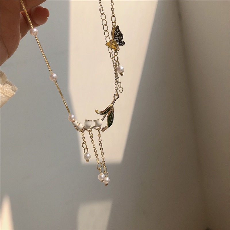 Kalung Rantai Dengan Liontin Bunga Lily Putih Elegan Unik Untuk Wanita
