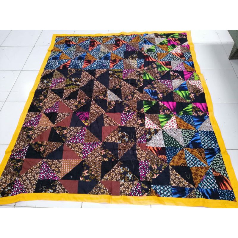 Selimut Batik Perca 150 x 180 cm Tebal dan Hangat