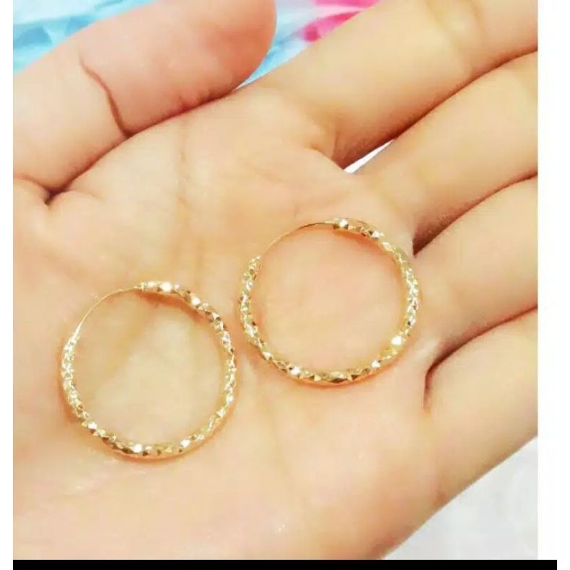 anting gipsi lapis emas