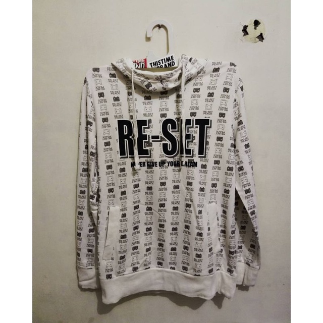 Reset Hoodie Union Bay Kartun Game Anime Uniqlo GU SPAO Putih Jaket Sweater Original Second Thrift P