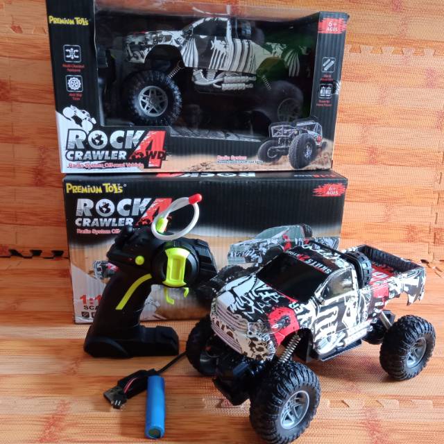 Mobil Remot Control Rock Crawler Baterai Cas