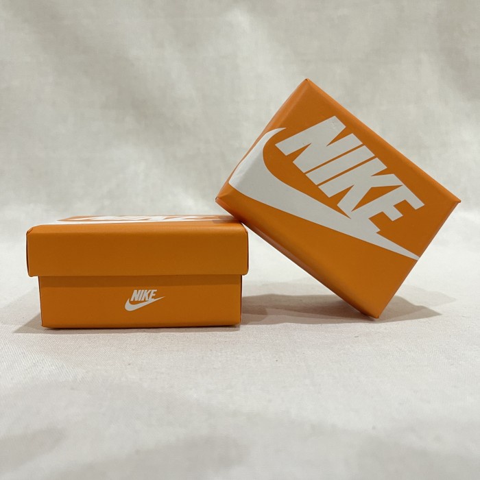 MINIATUR SNEAKERS BOX NIKE WHITE ORANGE SNEAKERS KEYCHAIN