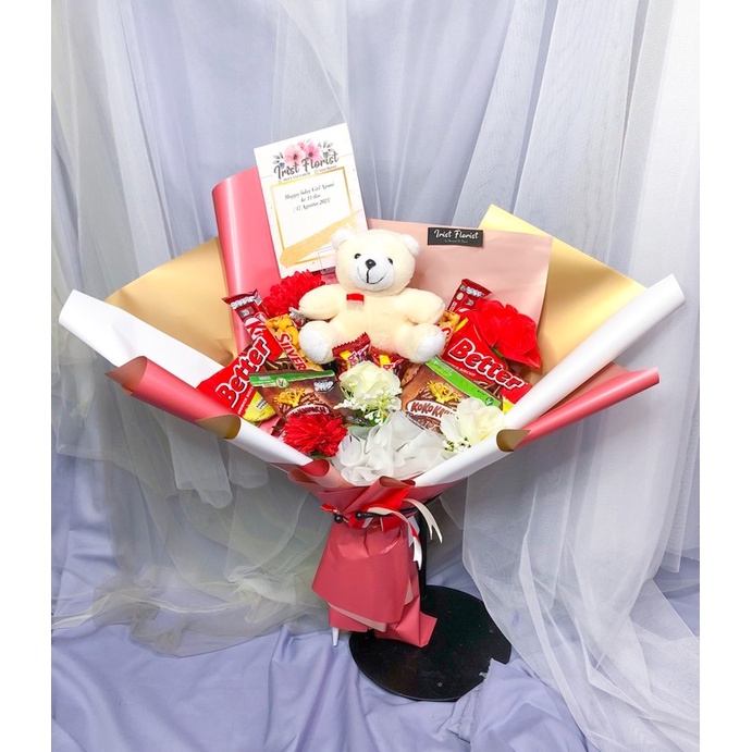 

Snack Bouquet with Doll / buket snack / buket wisuda / buket anak / buket ulang tahun