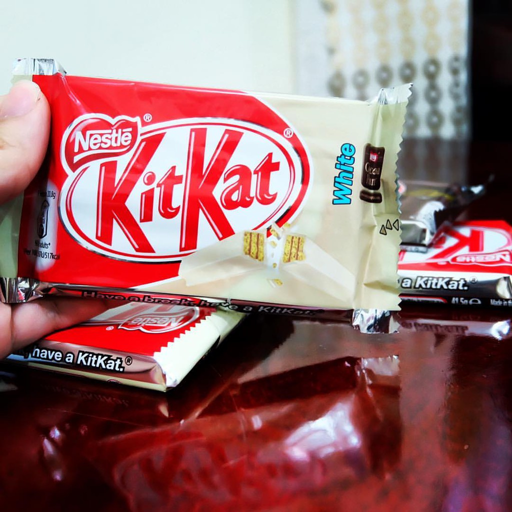 

Kitkat Dark & White Chocolate