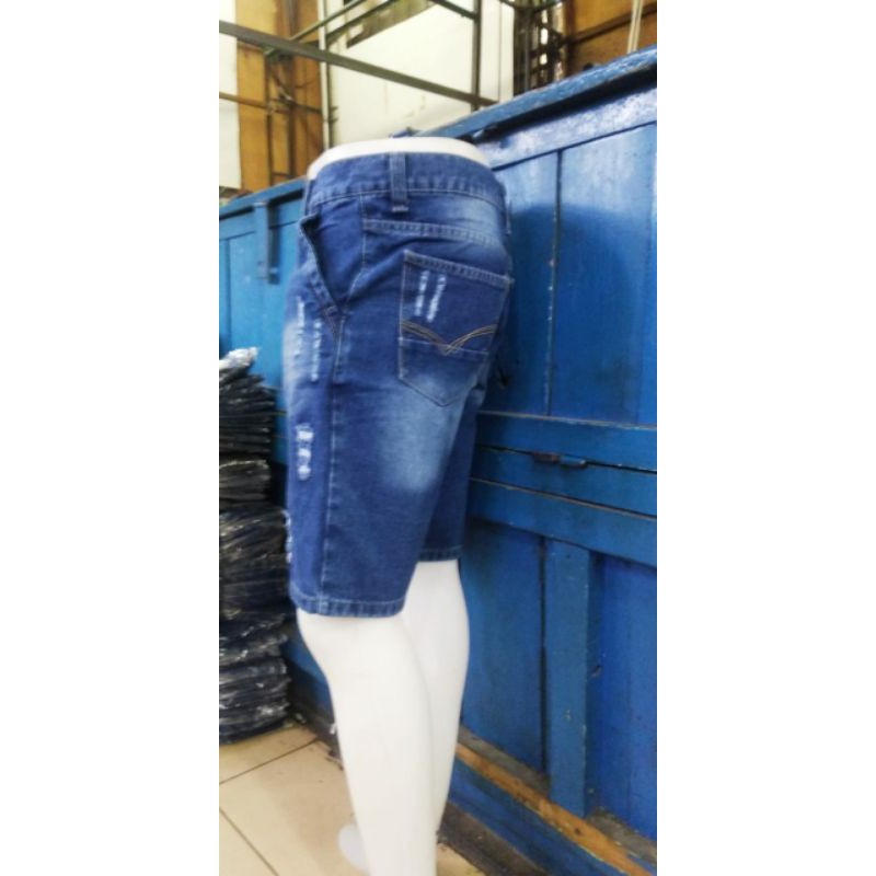 CELANA JEANS PENDEK PRIA MODEL SOBEK