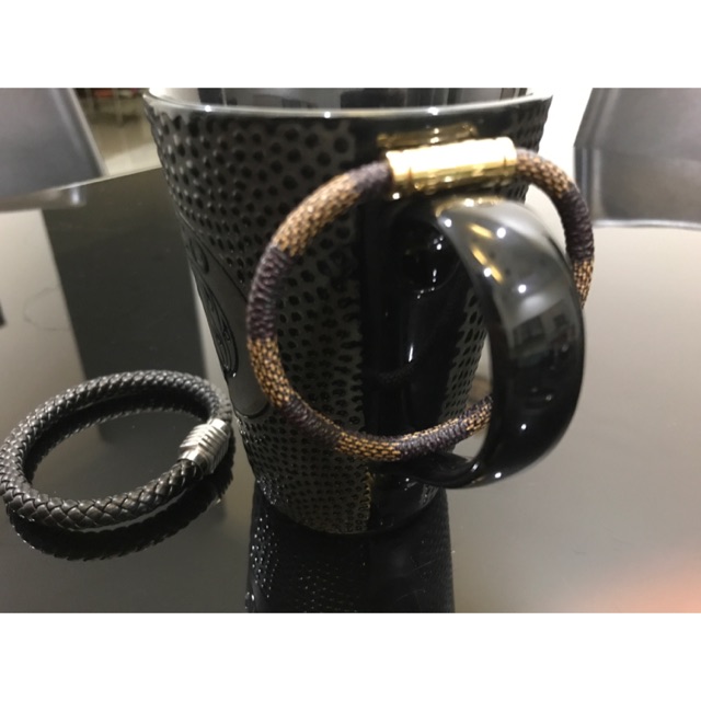 Gelang kulit louis vuitton