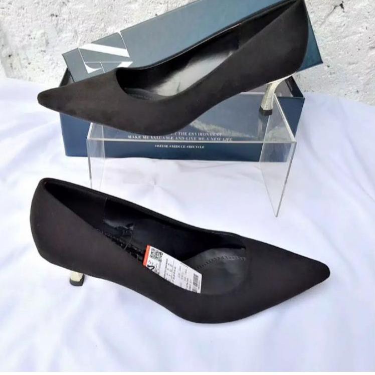 sepatu hak pump import brand Zara
