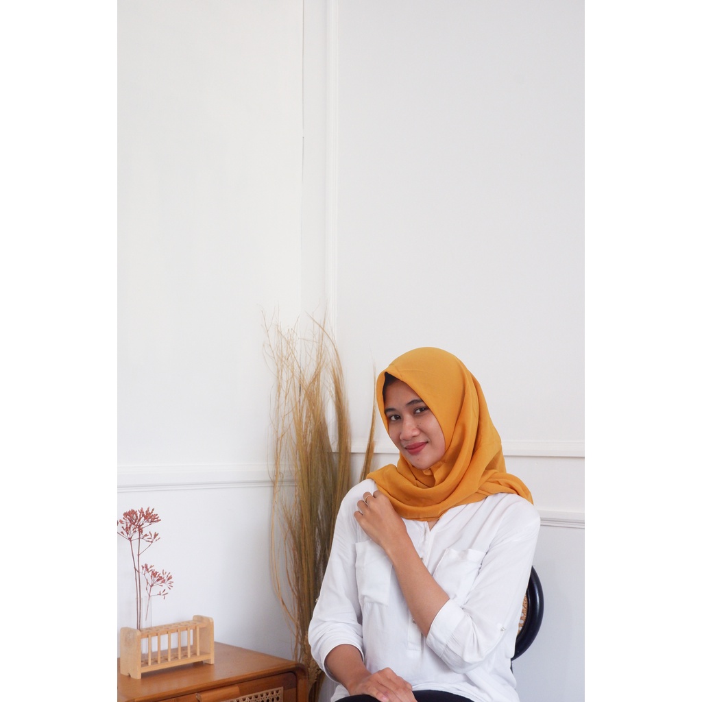 50 warna BELLA SQUARE JILBAB SEGI EMPAT POLLYCOTTON-bella mustard
