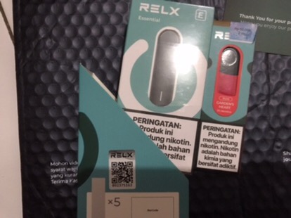 Relx Bundle Essential Black Device And Pods