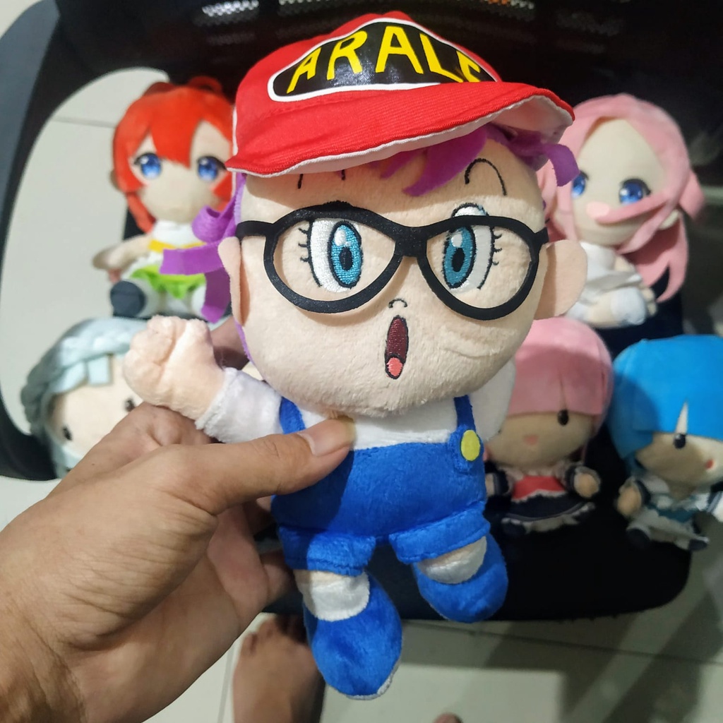 Boneka Arale Figure arale with chop untuk mobil