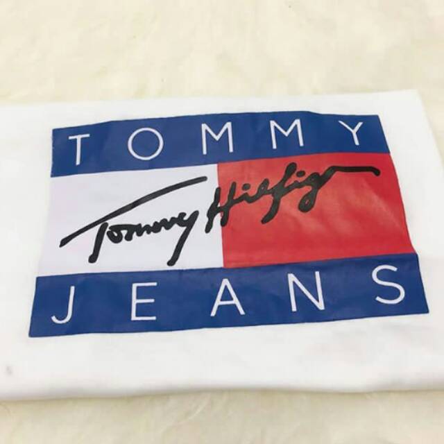 Kaos tumblr tommy jeans murah