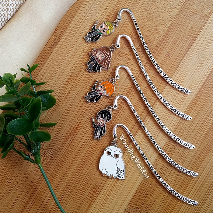 

Mantap Bookmark Pembatas Buku Harry Potter Hedwig Ron Hermione Malfoy Metal Sale!!!