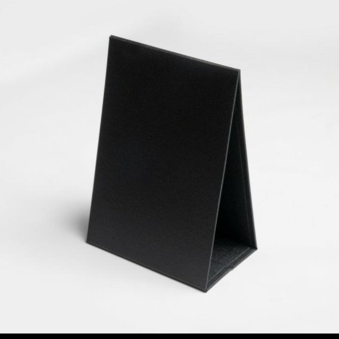 

Grosir Standing Kalender/Tatakan Kalender (Potrait) Wrn Hitam + Lubang Spiral