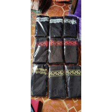 Sarung Hitam Toraja