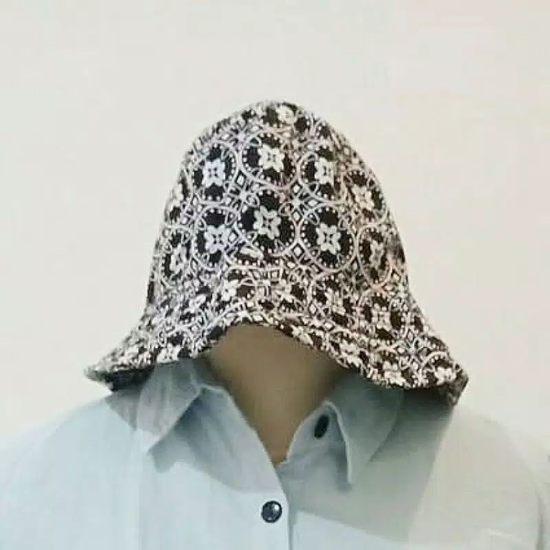 | PRELOVED | Topi Pantai / Casual