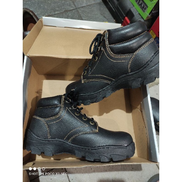 promo sepatu safety OCTOPUS / sepatu pekerja OCTOPUS OX 508 ( promo habisin sisa ukuran (no4, no 5)/( 37,38)