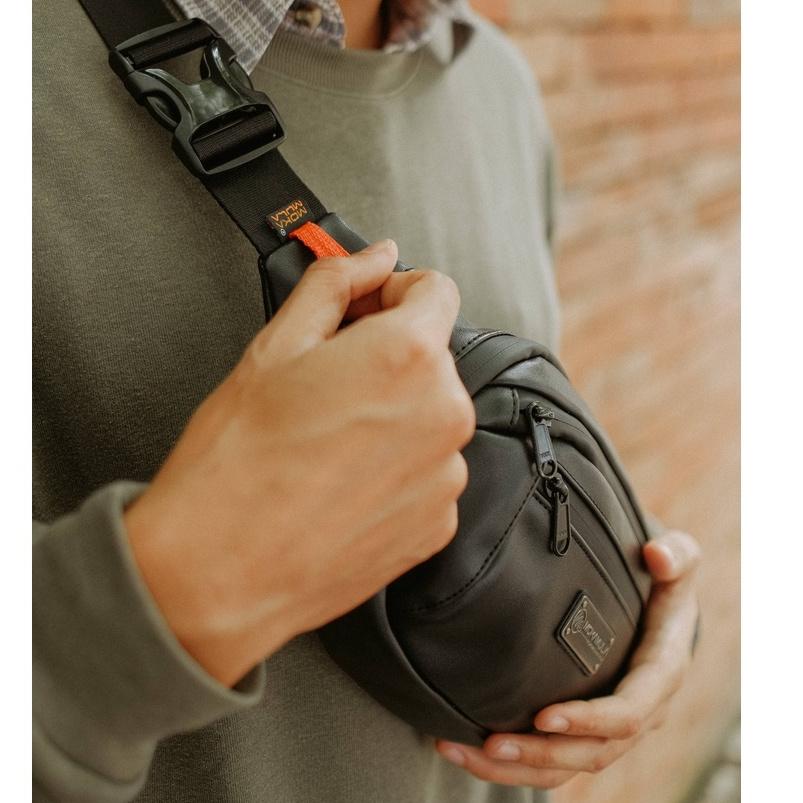 "KOT. 675038" Waistbag Pria Tas Pinggang Kulit Synthetic Premium - Snapper Mokamula