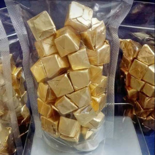 

Coklat Piramid Silverqueen