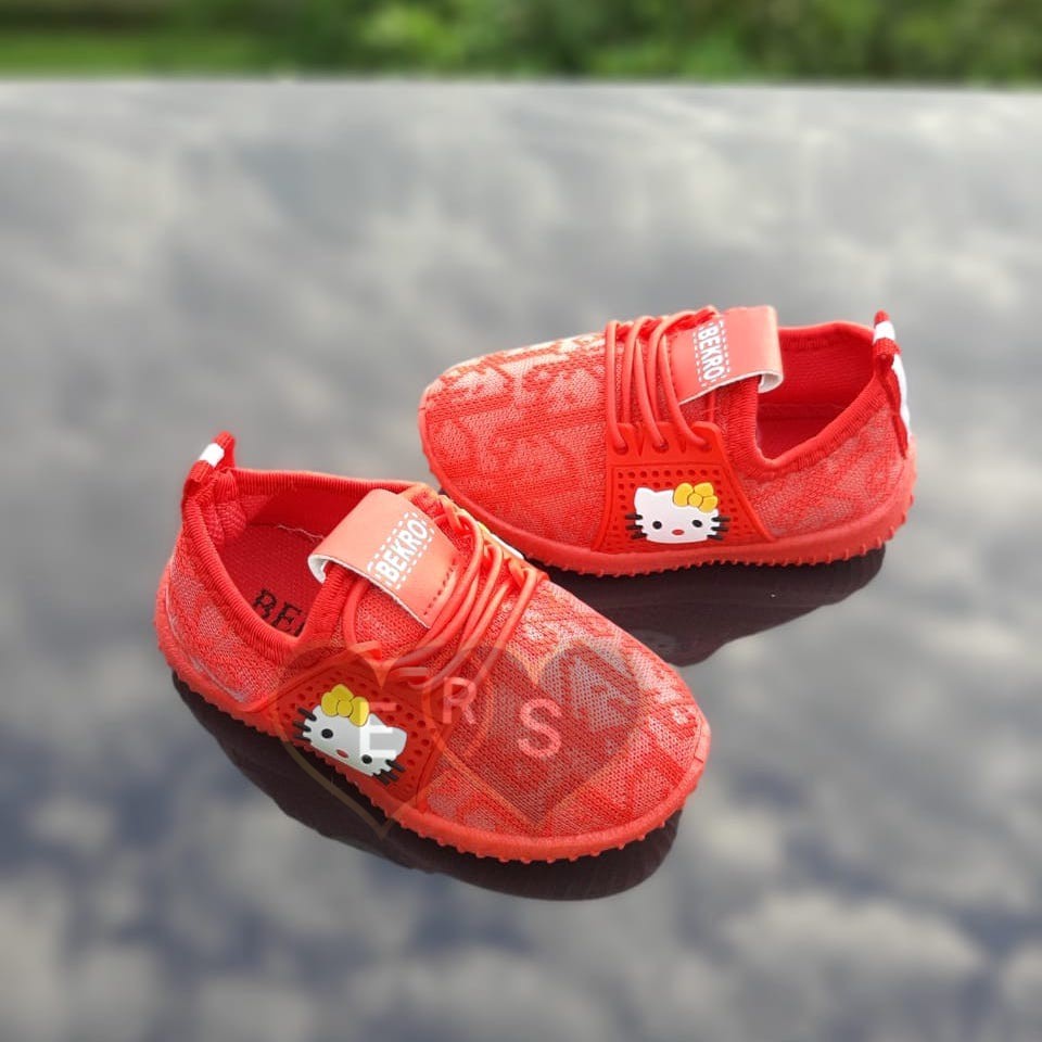 TOKOERS E14 Sepatu Sneaker Anak Perempuan Import Umur 1 2 3 4 thn - BEKRO Hello Kitty