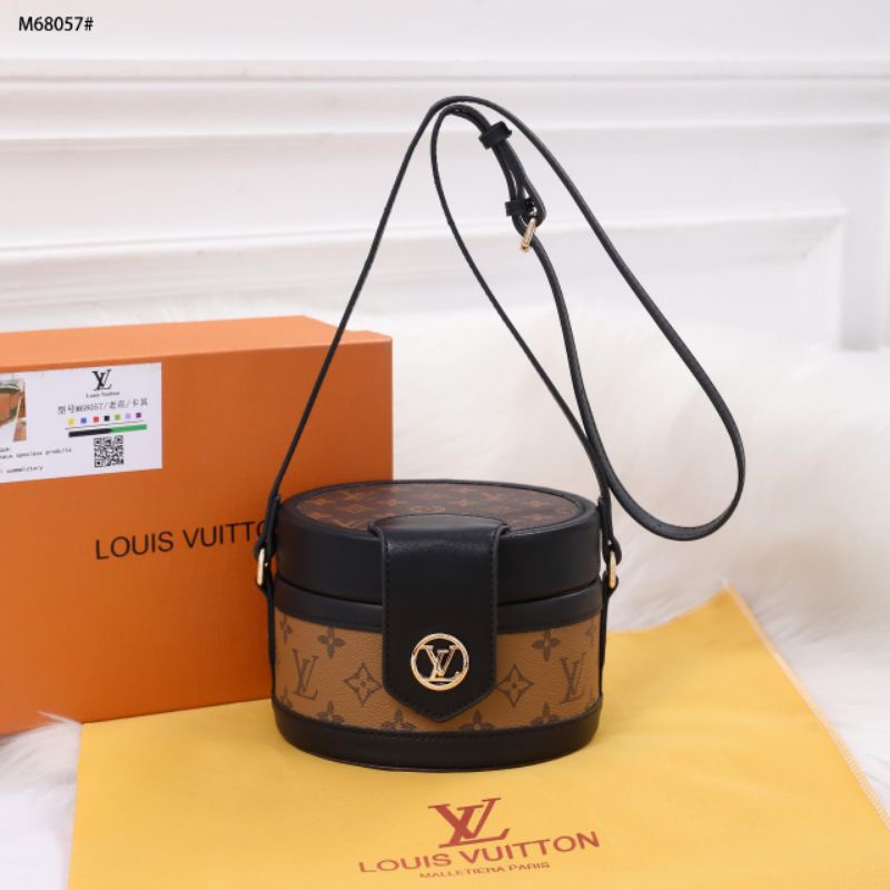 NEW ARRIVAL *LOUIS VUITTON SHOULDER DRUM BAG #M68057*
IDR 250.000 setelah pajak 

*KUALITAS: SEMI PL