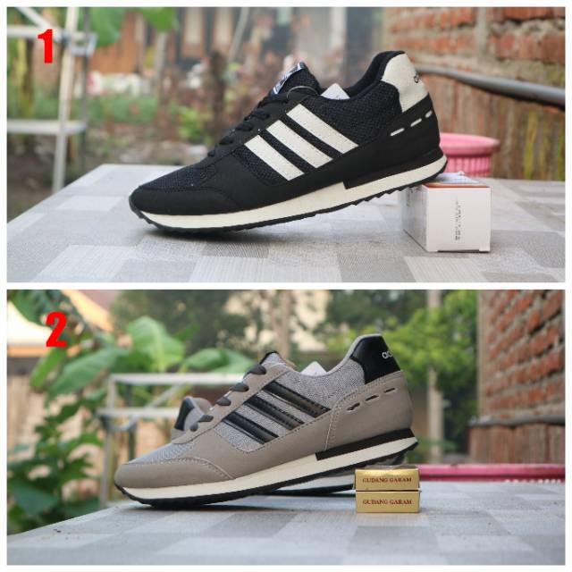 Sepatu sport adidas