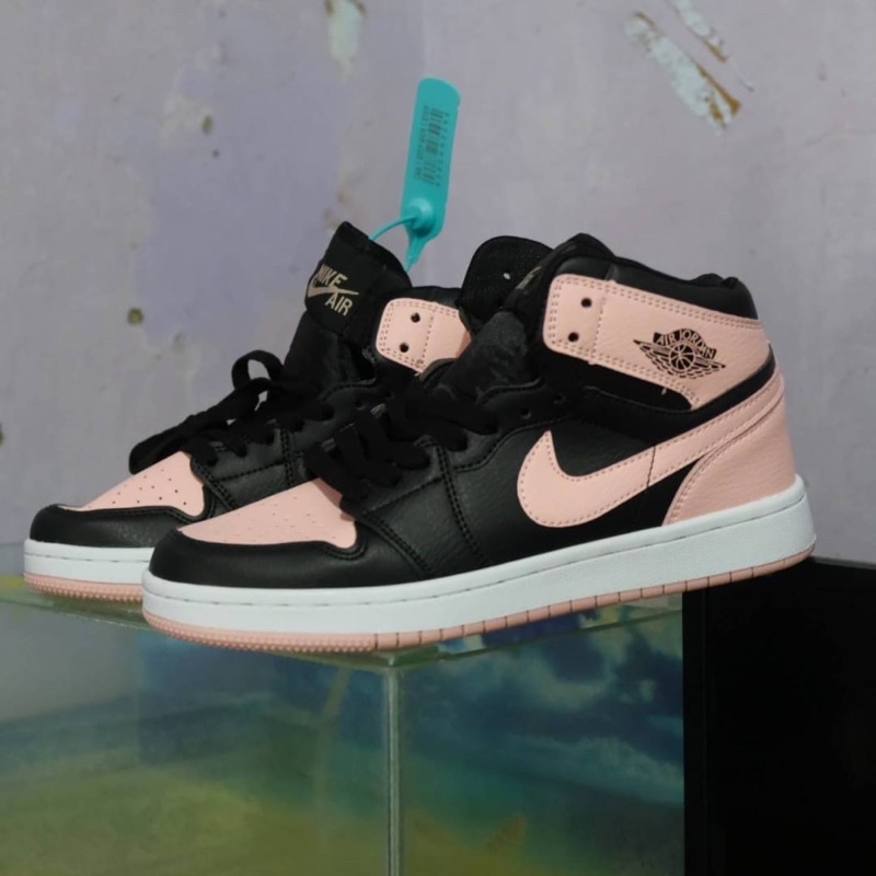 Sepatu nike air jordan 1 hi crimson tint womens