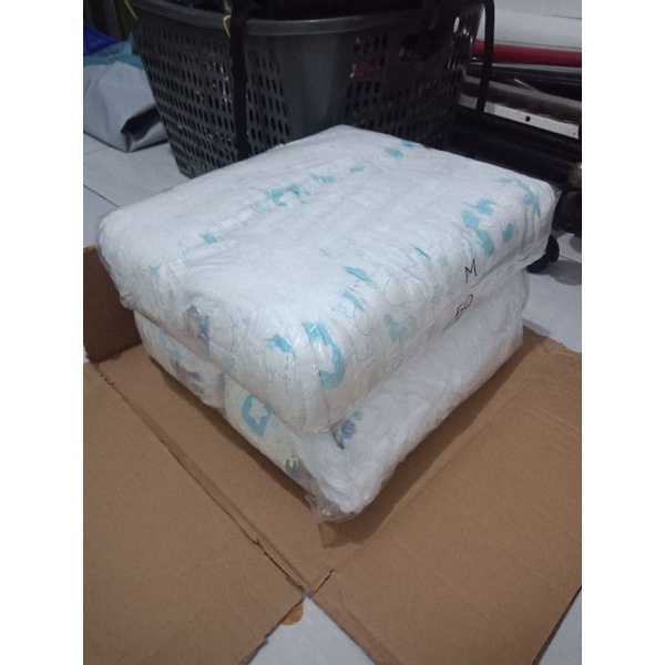 pampers repack merek sweety size M isi 50