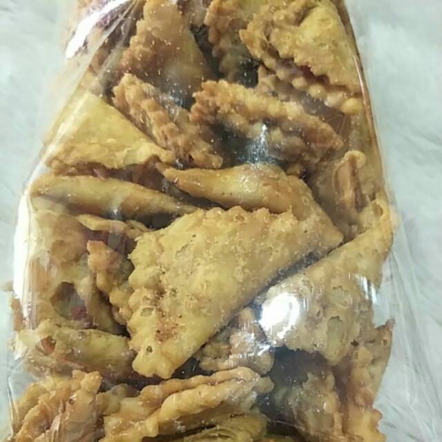 Pastel lipat manis-camilan enak-jajan kiloan-makanan