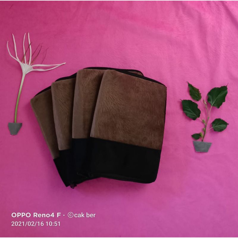 

Sampul/Cover Al Quran dan hadis (quran makna pondok, bacaan/hafalan), quran A5, A4, B6, B5, sampul buku termurah bebas request