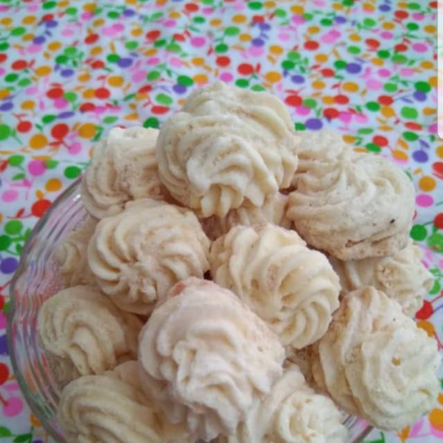 

KUE SAGU KEJU ENAK box netto 265 gr