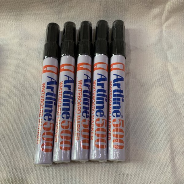 

Spidol whiteboard merk Artline warna hitam