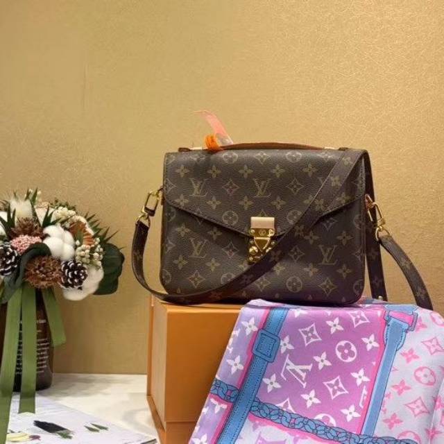 Tas LV Pochette Metis Monogram Canvas