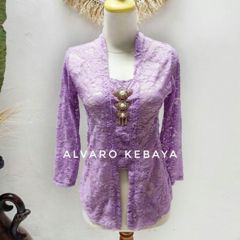 Atasan kebaya brokat halus stretch - kebaya kutubaru brukat modern wisuda halus tidak gatal strait melar-Lilac (ungu muda)