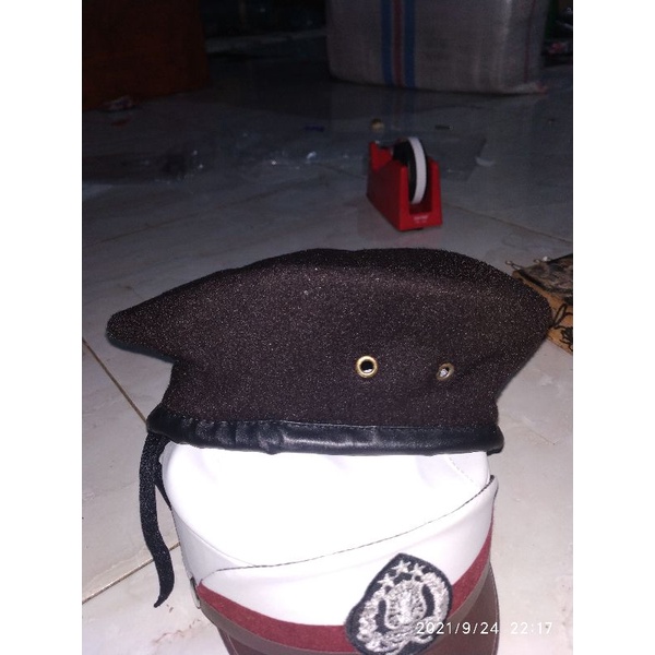 BARET LAKEN STANDAR PORLI