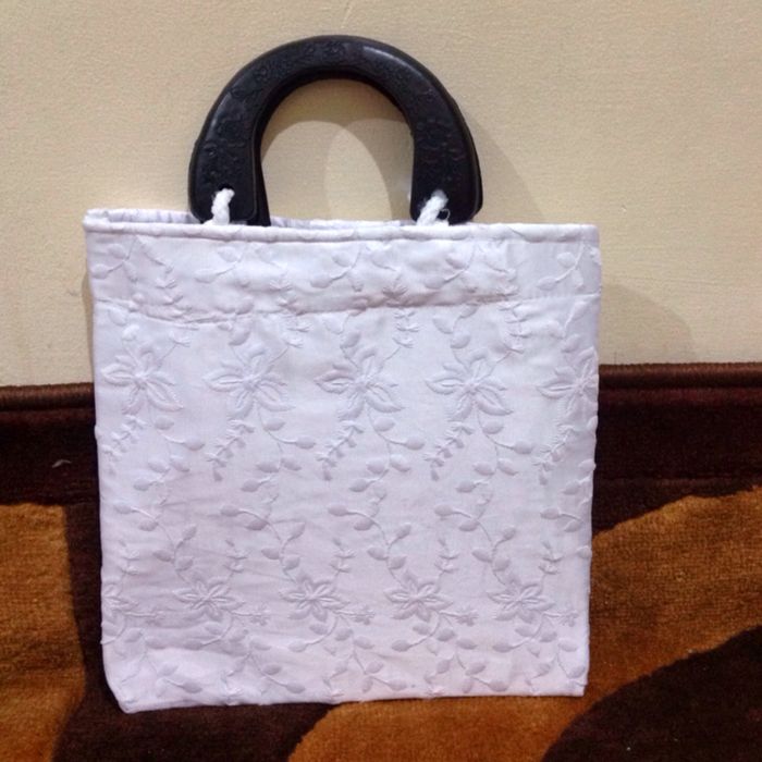 TERLARIS TAS MUKENA/TAS MUKENA SUTRA PARIS PUTIH