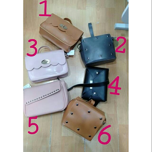 Les Femmes Sling Bag