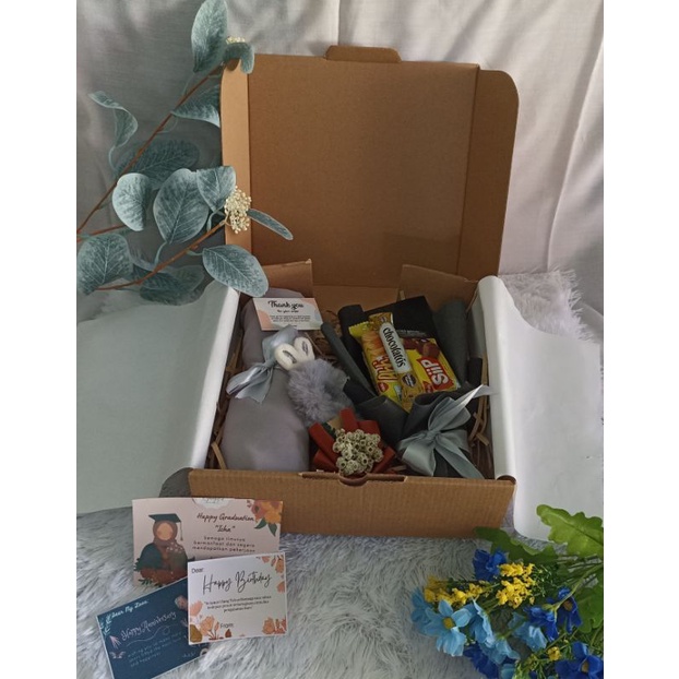 

Hampers Hijab Bella Square Mini Buket Snack Murah Banget