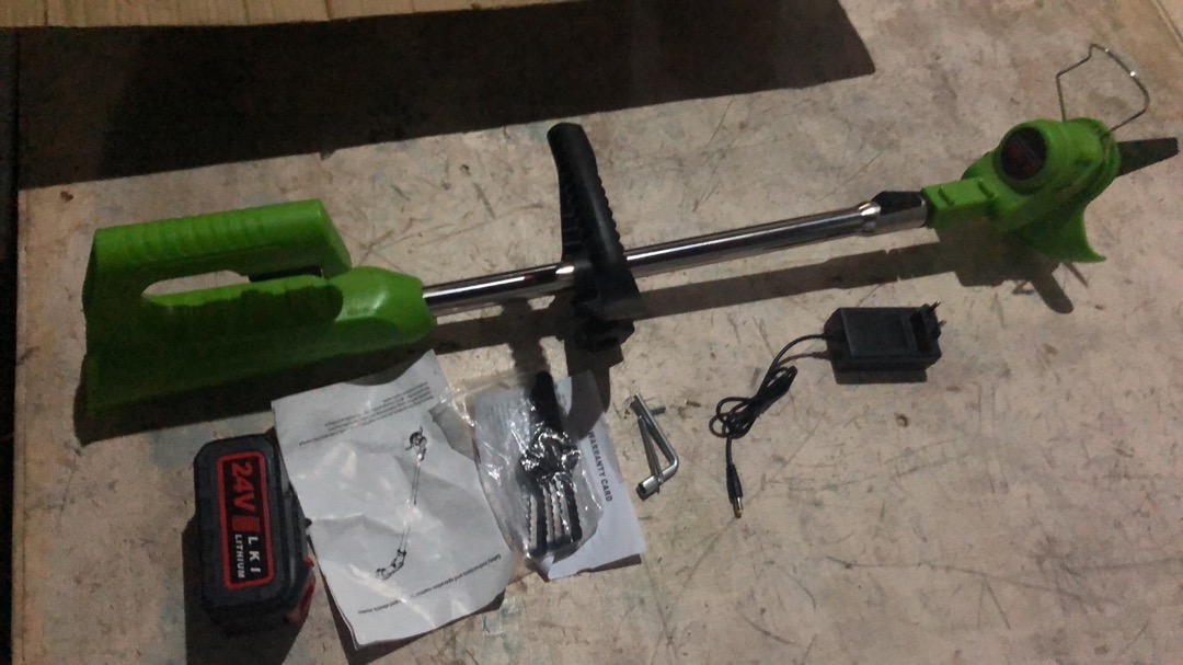 Mesin Potong Rumput Padi Uchiha Uciha Brush Cutter Cordless Baterai Tanpa Kabel