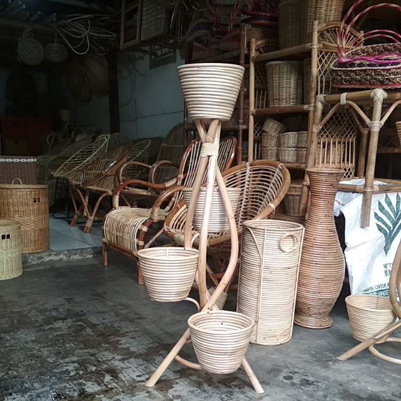 Pot Bunga Rotan Stand Pot Bunga Rotan Isi 4