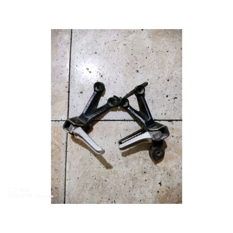 POSTEP FOOTSTEP BELAKANG KANAN KIRI SATRIA FU ORIGINAL