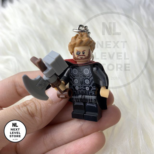 Gantungan Kunci LEGO Minifigure Avengers Thor with Axe KEYCHAIN