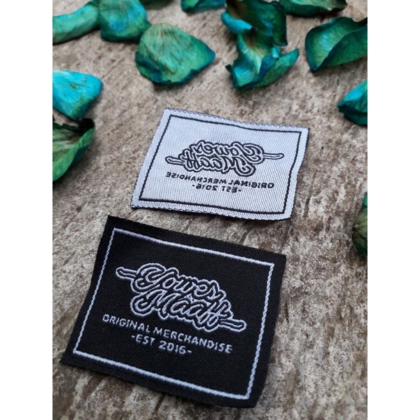 Cetak Label Baju Merek Pakaian Bordir Woven Hijab ukuran 3.5cm x 5cm custom
