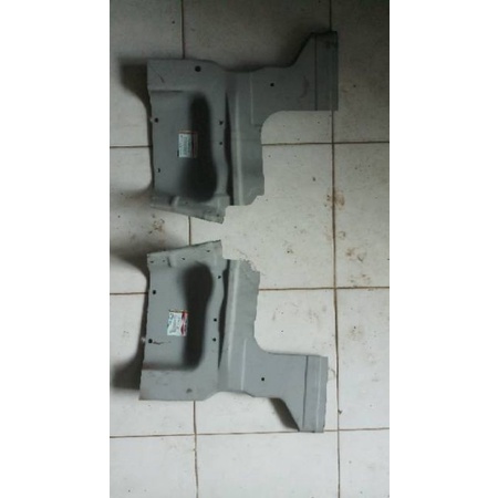 Pelat Injakan Kaki Canter Kiri / Kanan