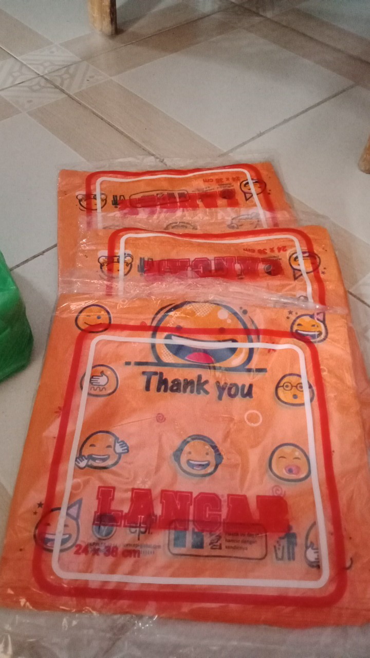 3 Pak (3 X 1 Pack) Kantong Plastik Smile Ukuran 28/kresek Smile/kresek Thank You