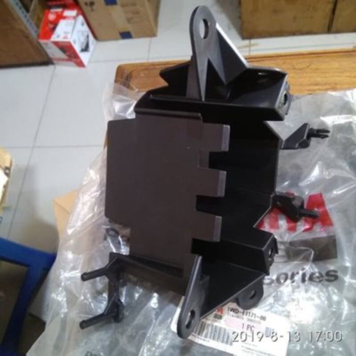 BOX AKI BOX TEMPAT AKI YAMAHA R25 ORIGINAL YGP