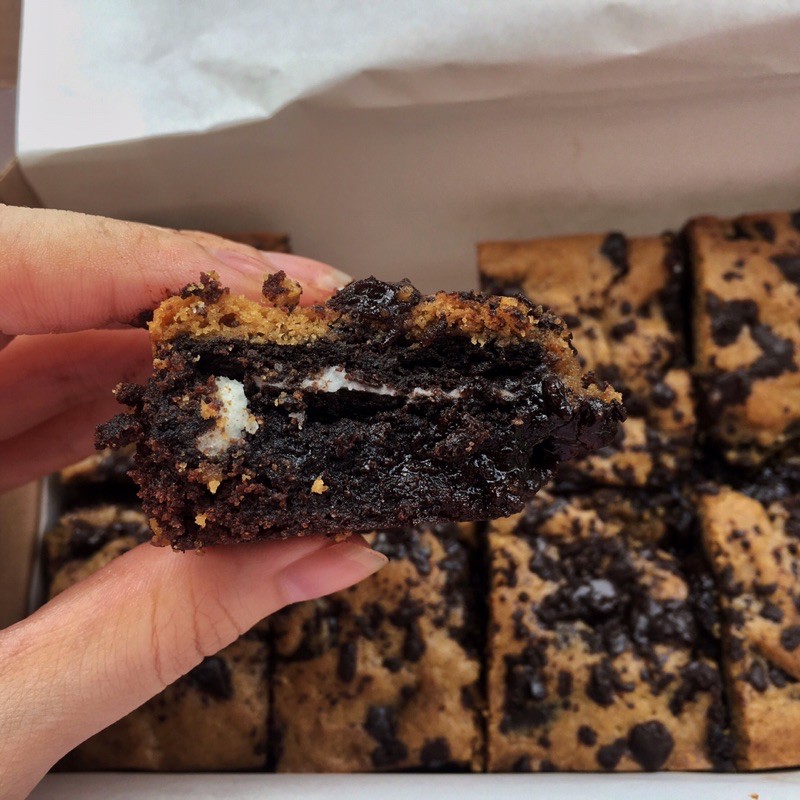 

SLUTTY BROWNIES @thecookieclub