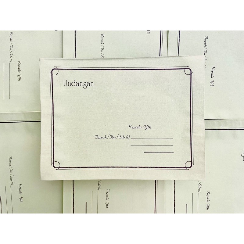 Amplop undangan warna hijau