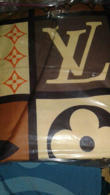 Sprei Resleting Polkadot Chanel Terlaris Termurah King 180x200